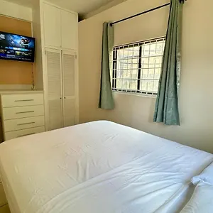 Apartment Multigen-lip Of The Escape, Castries